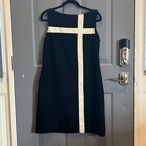 Chaps Women’s sleeveless black dress with white asymmetrical stripe